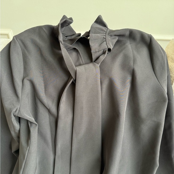 Tuckernuck Faye Blouse-Black Ruffle Neck Top (Size XL)-never worn - Picture 4 of 4